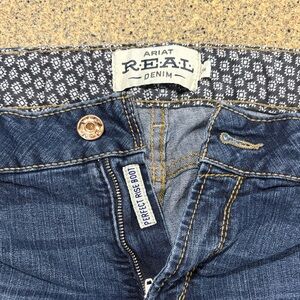 Ariat R.E.A.L. Perfect Rise Bootcut Jeans in Dark Blue 33R